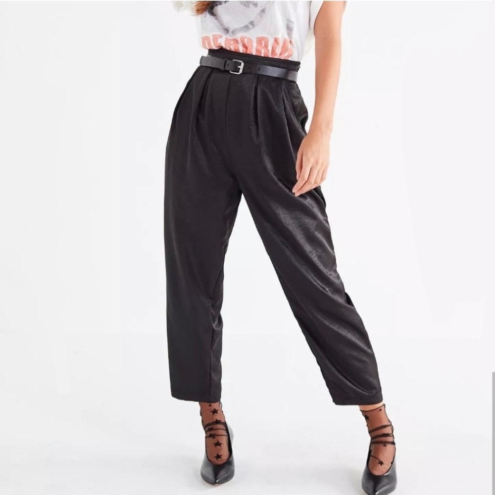 New‎ Urban Outfitters Black Haley Satin Pleated Whimsigoth Wide Leg Crop Pants 6